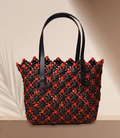 beach-bag-handbag-medium-red-black-recycled-plastic-designer-tote-bag-1