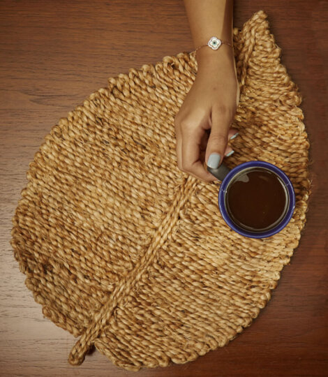 hand-crafted-natural-jute-leaf-table-place-mat-2