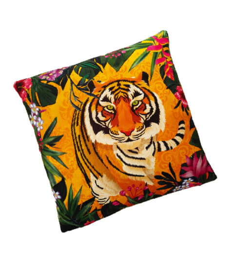 maatir-velvet-tiger-cushion-cover (1)